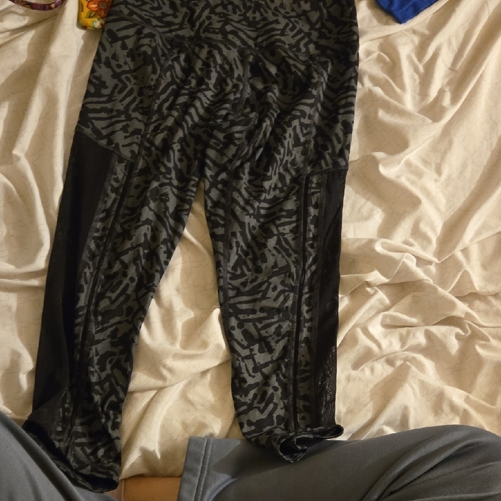 lululemon athletica Black and Gray Patterned Leggings